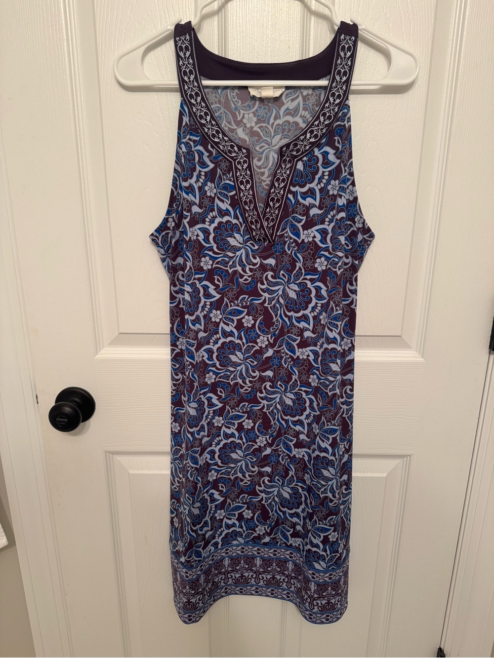 Sleeveless V-Neck Midi Dress in Navy Floral